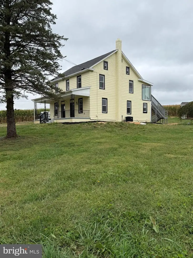 4389 Hess Rd, Stewartstown, PA 17363 - Image #2