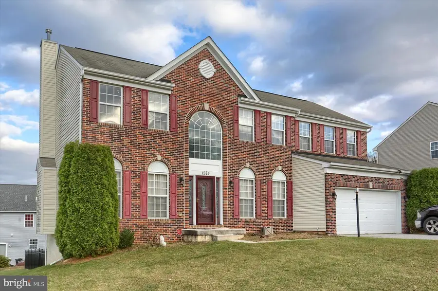 1585 Pleader Ln, York, PA 17402 - Image #2