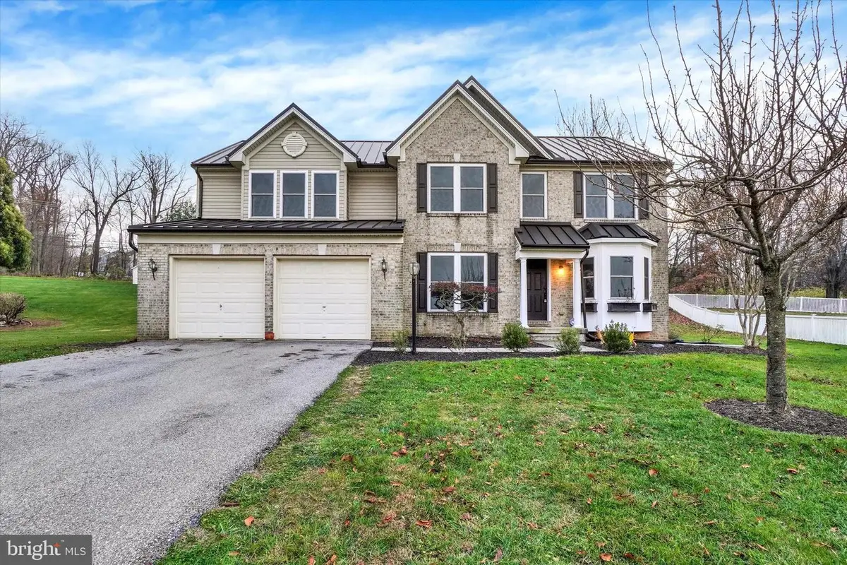 735 Clydesdale Dr, York, PA 17402 - Image #1