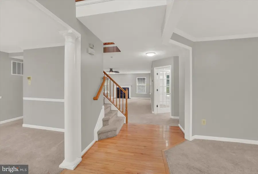 735 Clydesdale Dr, York, PA 17402 - Image #2