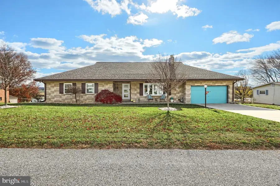 4330 Briarwood Ct, York, PA 17408 - Image #3