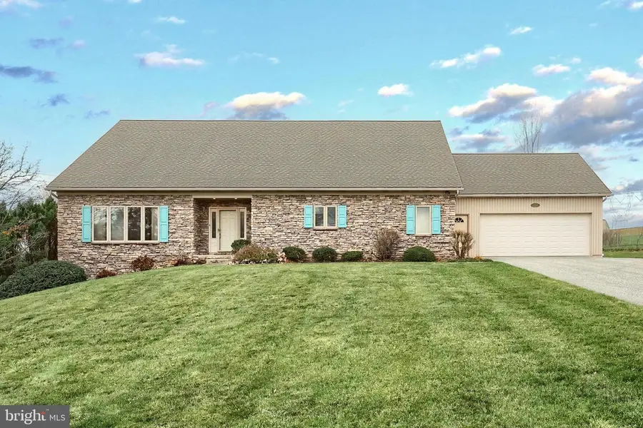 1317 Manor Rd, Windsor, PA 17366 - Image #3