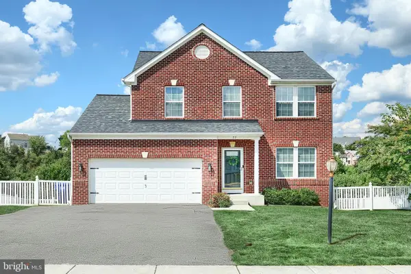 77 Malek Dr, HANOVER, PA 17331