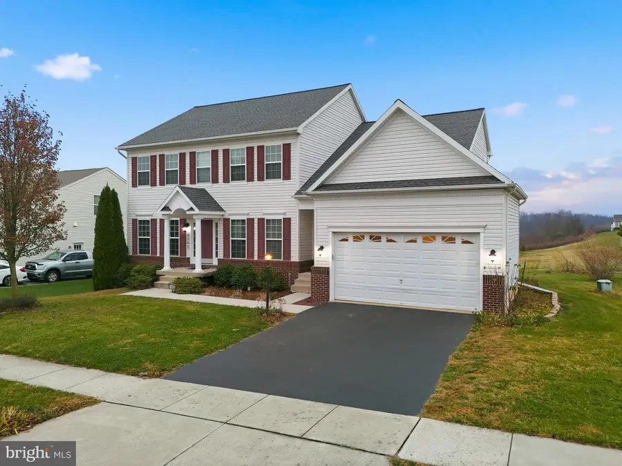 8569 Diamond Run Ct, Seven Valleys, PA 17360 - Image #3