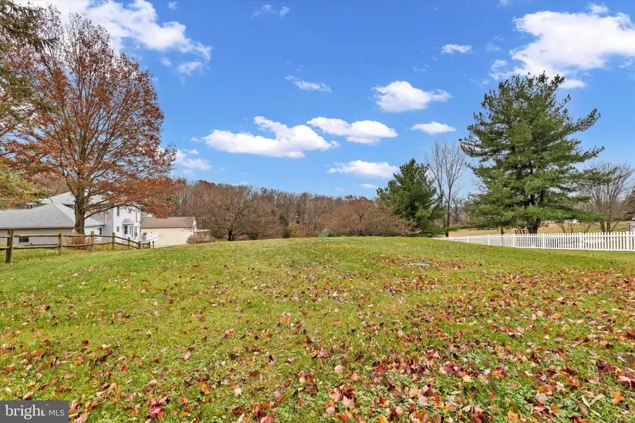 510 Fairview Dr, Hanover, PA 17331 - Image #2