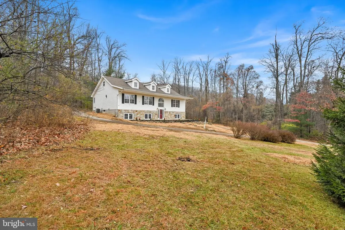 7962 Woodland Dr, Hanover, PA 17331 - Image #1