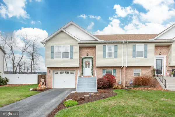 25 Scenic Dr, HANOVER, PA 17331