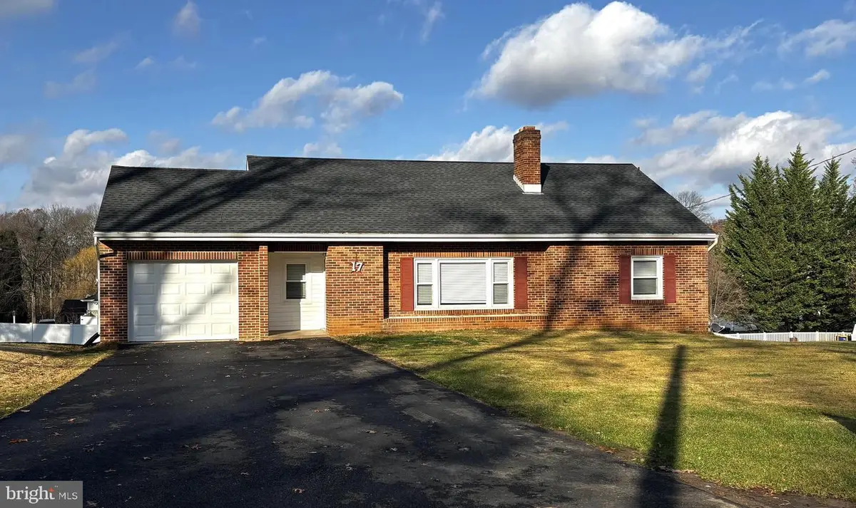 17 Charles Ave, Stewartstown, PA 17363 - Image #1