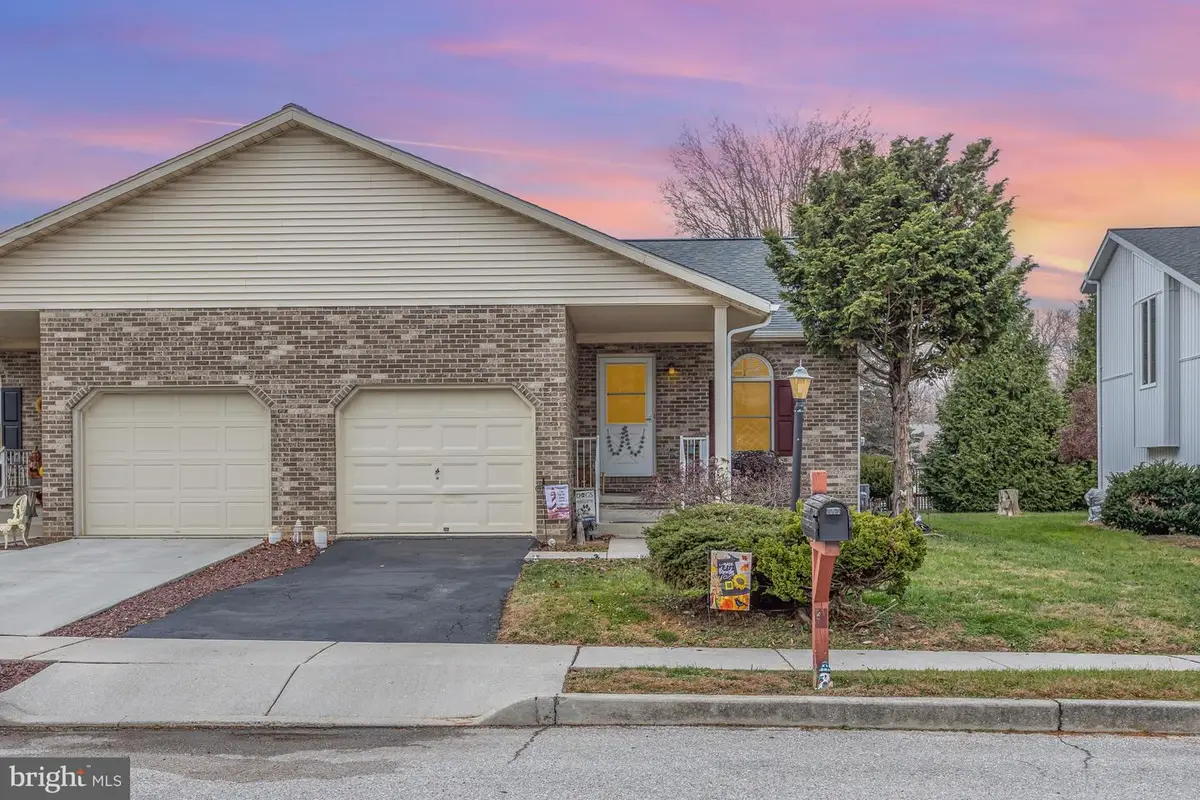 236 Kennedy Ct, Hanover, PA 17331 - Image #1