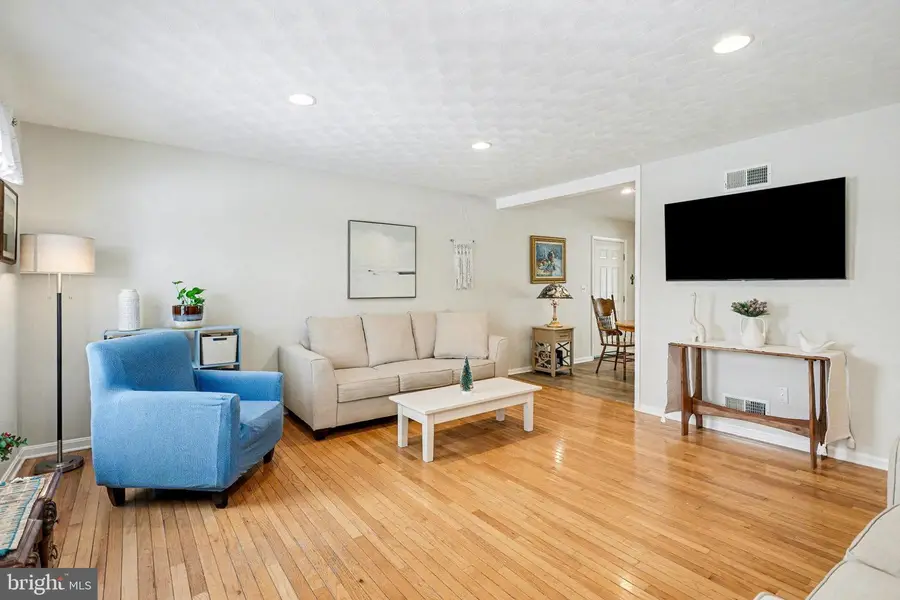 349 Jasmine Dr, Hanover, PA 17331 - Image #2