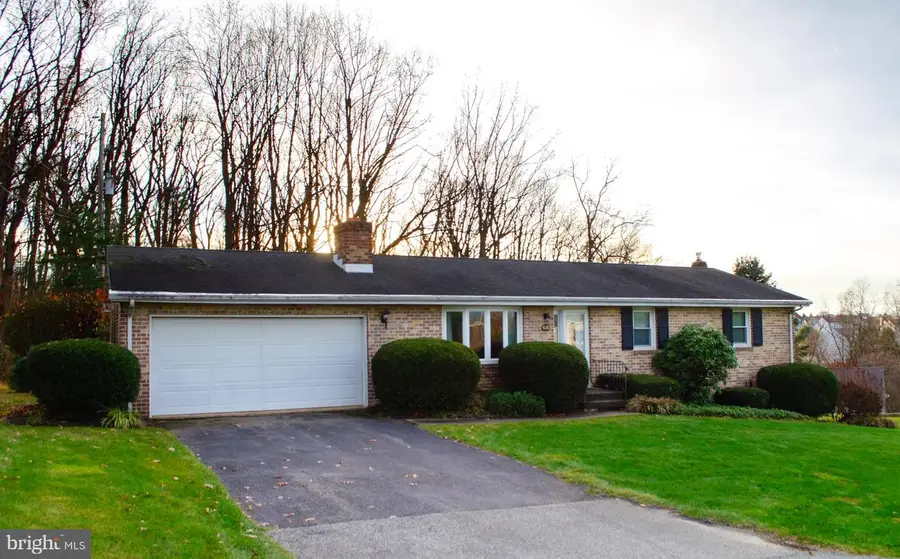 670 Dietz Rd, York, PA 17402 - Image #2