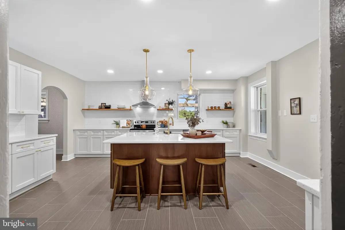 225 E Canal Rd, York, PA 17404 - Image #1