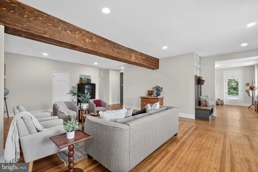 225 E Canal Rd, York, PA 17404 - Image #2