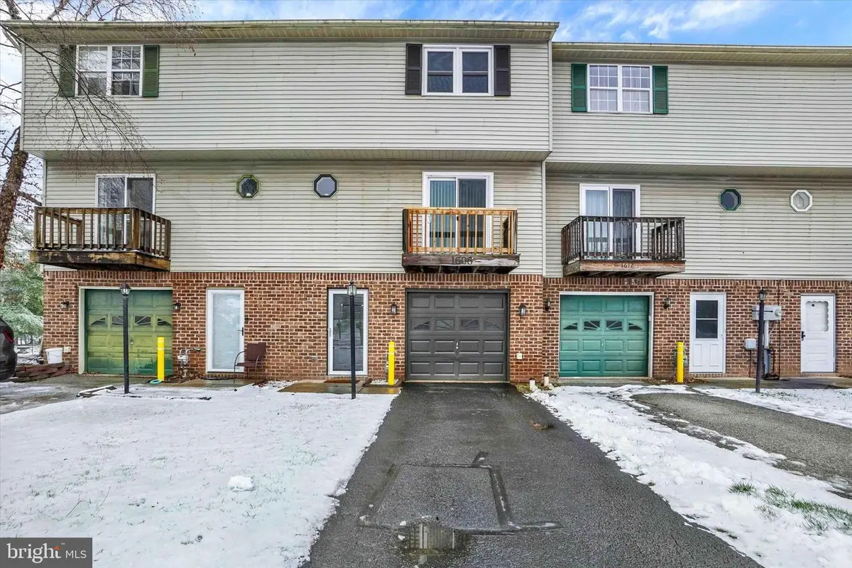 1606 Condor Ln, Dover, PA 17315 - Image #1