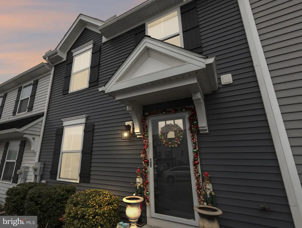 4303 Forbes Dr, Stewartstown, PA 17363 - Image #1