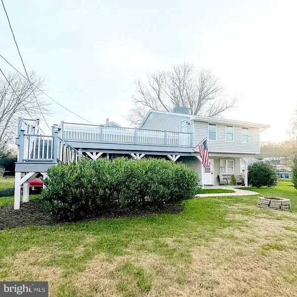 36 E Broadway, ETTERS, PA 17319