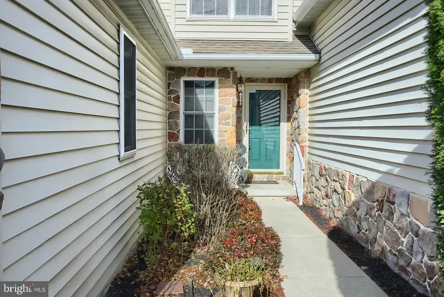 115 N Fountain Dr #9, York, PA 17402 - Image #2