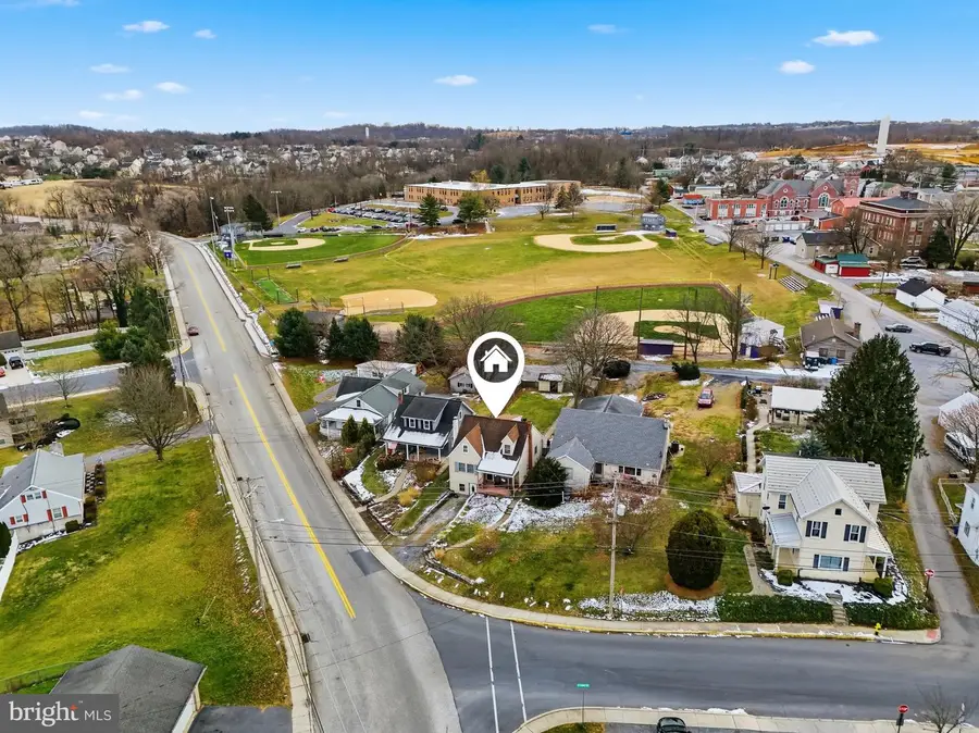 102 S Chestnut St, Dillsburg, PA 17019 - Image #2