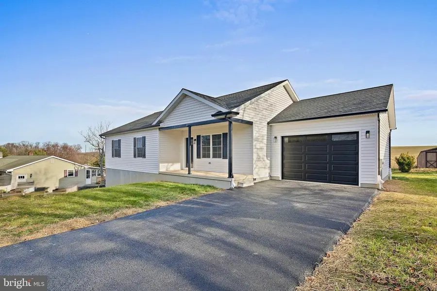 335 E Snyder Corner Rd, Red Lion, PA 17356 - Image #2
