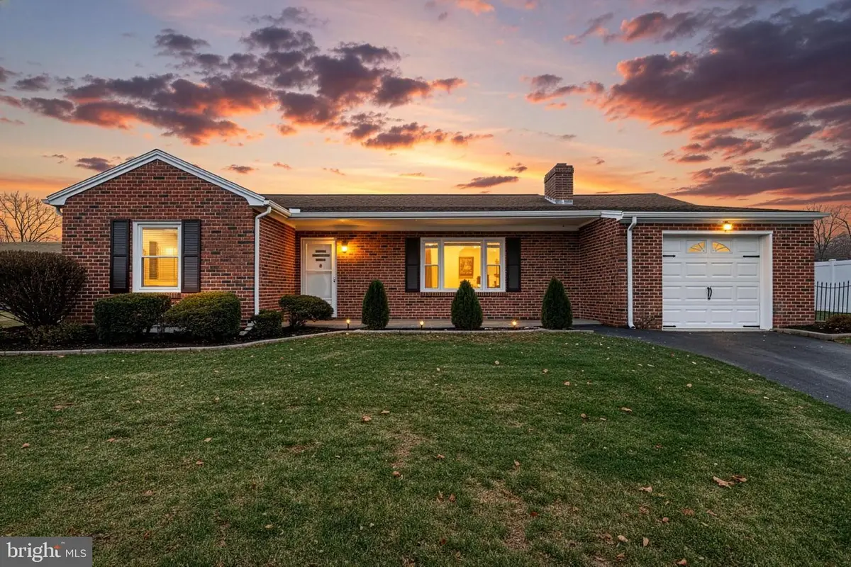 234 W Ore St, Seven Valleys, PA 17360 - Image #1