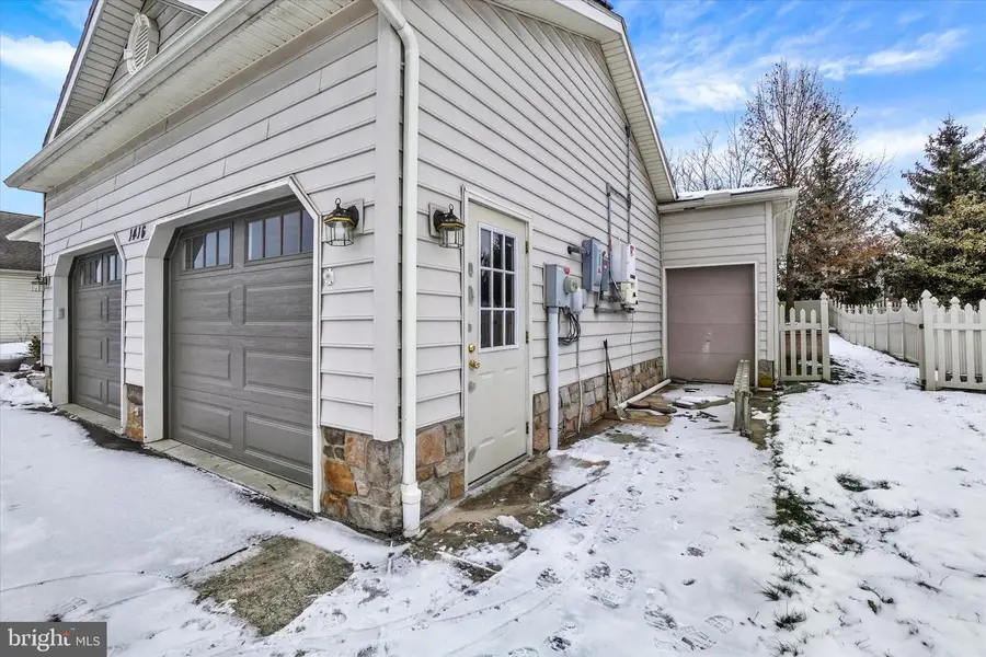 1416 Wheatfield Dr, York, PA 17408 - Image #3