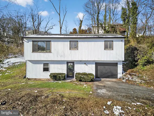 25 Black Walnut Dr, ETTERS, PA 17319