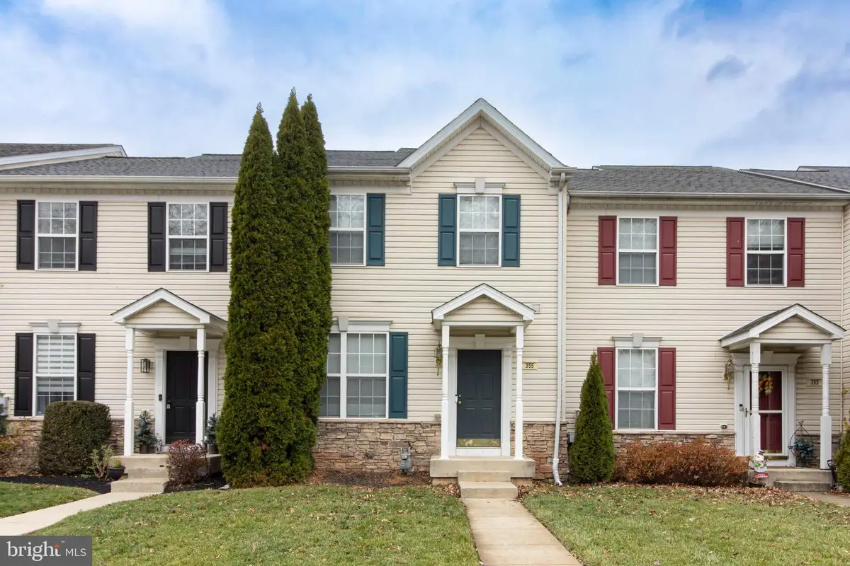 355 Bruaw Dr, York, PA 17406 - Image #1