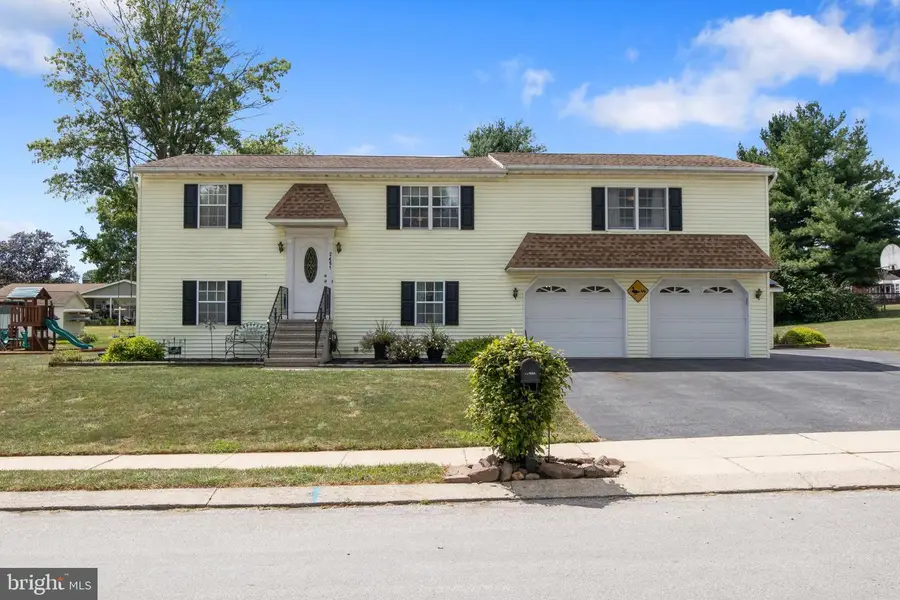 2461 Heather Rd, York, PA 17408 - Image #2