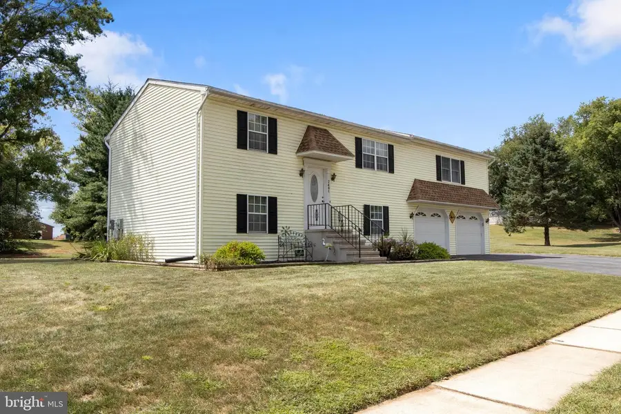 2461 Heather Rd, York, PA 17408 - Image #3