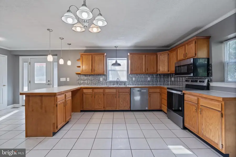 2530 Tree Top Ln, Seven Valleys, PA 17360 - Image #3