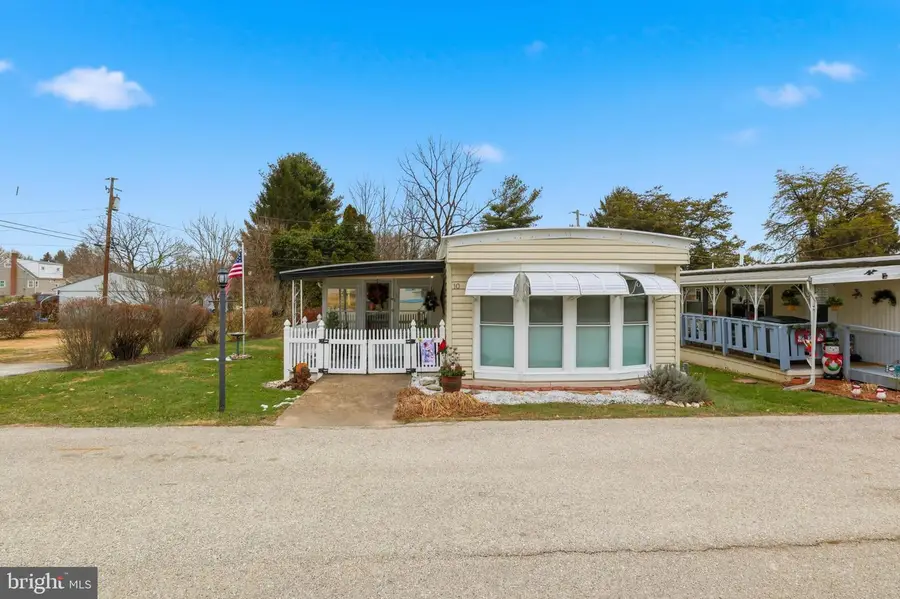 3715 Stony Brook Dr #10, York, PA 17402 - Image #2