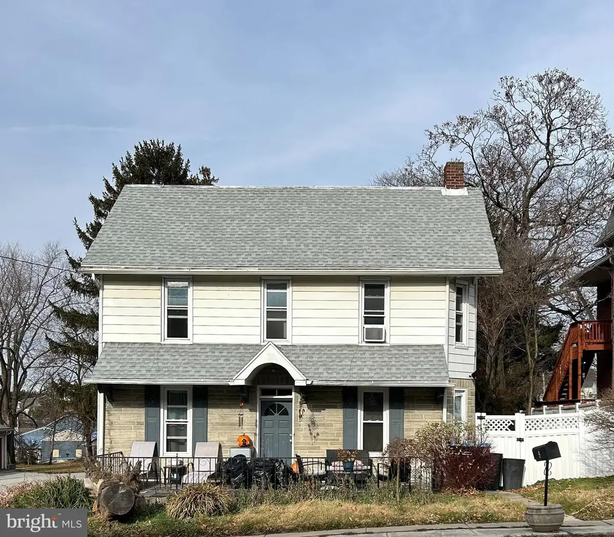 9 W Pennsylvania Ave, Stewartstown, PA 17363 - Image #1