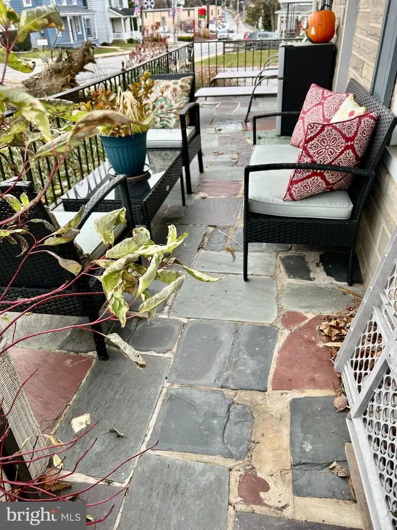 9 W Pennsylvania Ave, Stewartstown, PA 17363 - Image #2