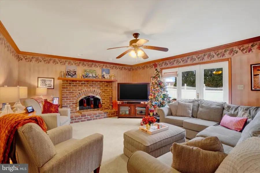 2035 Parkton Ln, York, PA 17408 - Image #2