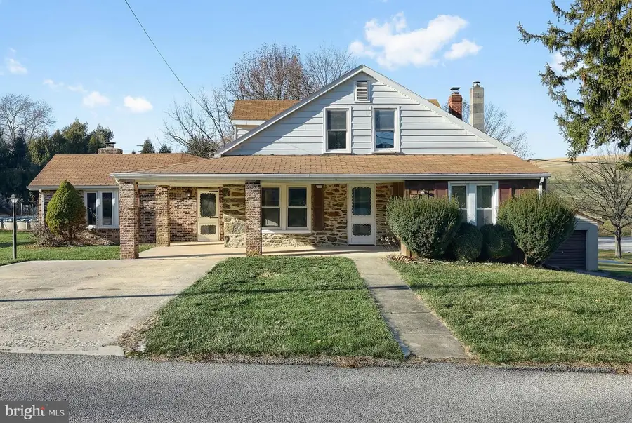 9446-9448 E Springfield Rd, Seven Valleys, PA 17360 - Image #3