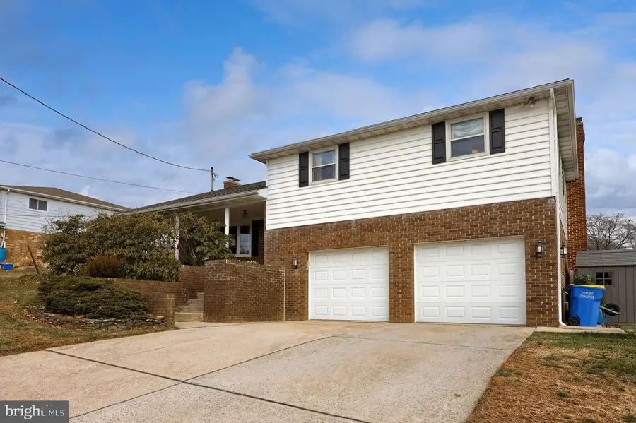 3161 Starlight Dr, York, PA 17402 - Image #3