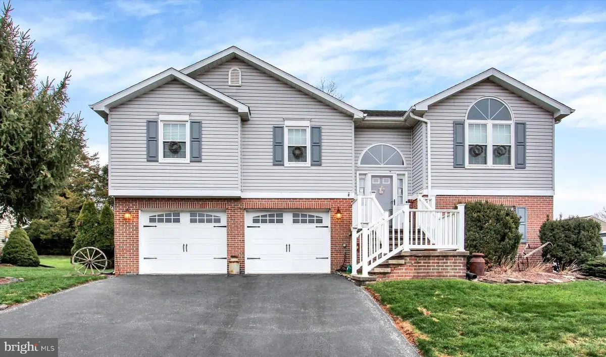 2790 Butternut Ln, York, PA 17408 - Image #1