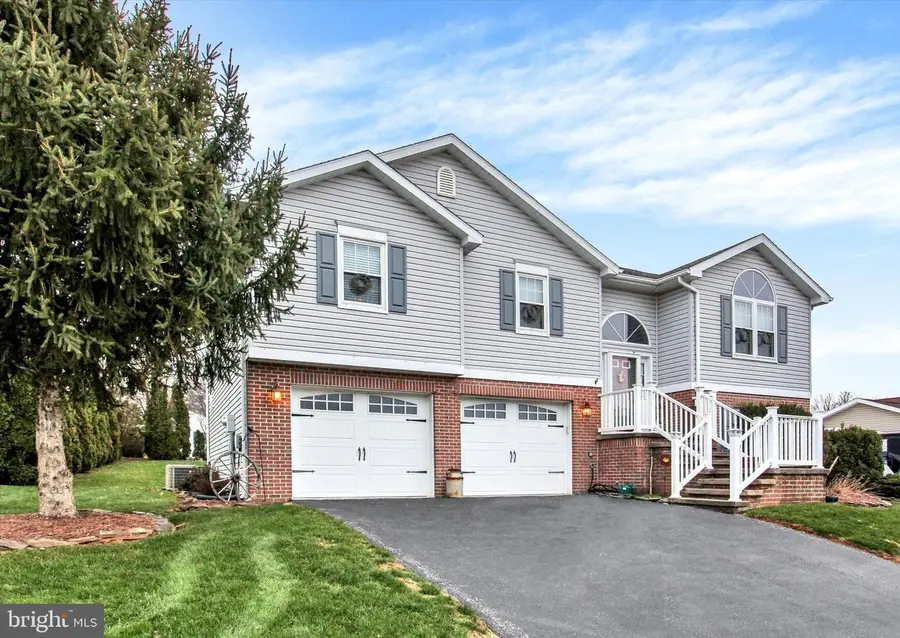 2790 Butternut Ln, York, PA 17408 - Image #2