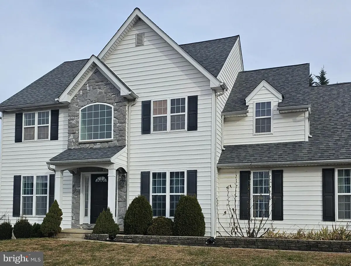 2197 Bentley Ln, York, PA 17404 - Image #1