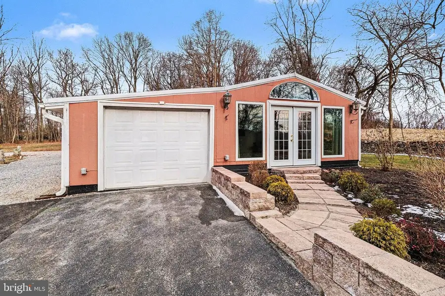 19717 Five Forks Rd, New Freedom, PA 17349 - Image #3