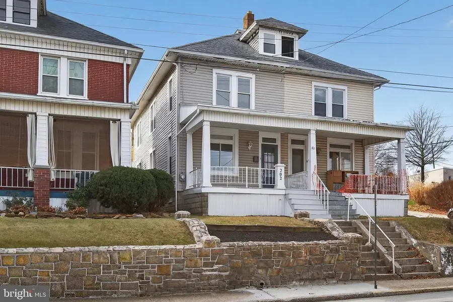 202 S Main St, Red Lion, PA 17356 - Image #2