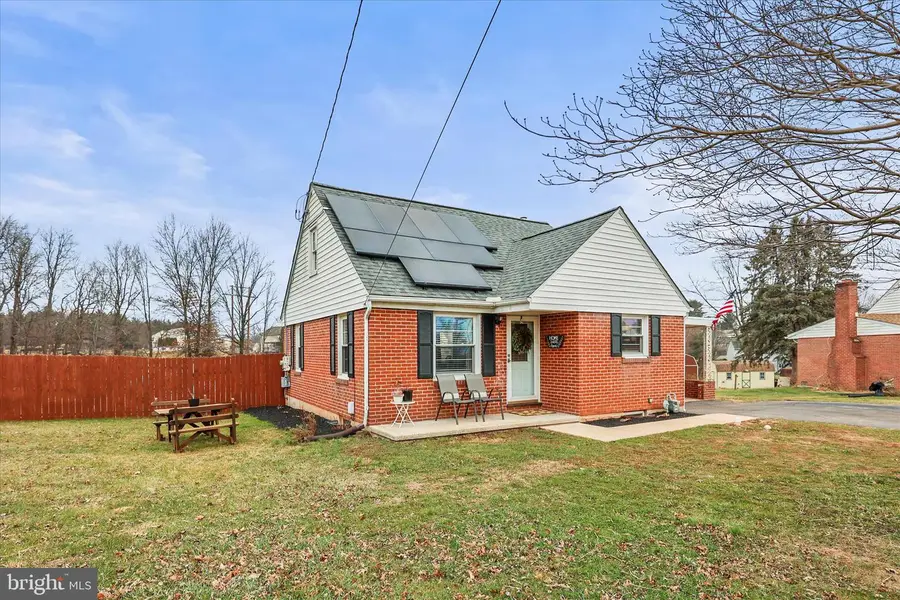 2300 Wyndhurst Ct, York, PA 17408 - Image #2