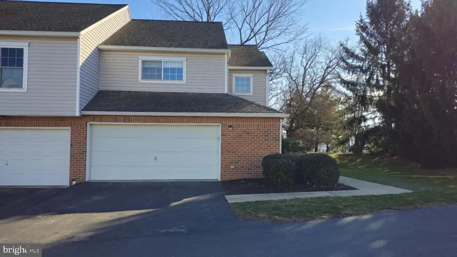 2301 E Slater Hill Ln E #48, York, PA 17406 - Image #2