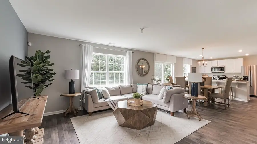 325 Grantway Dr, York, PA 17404 - Image #2