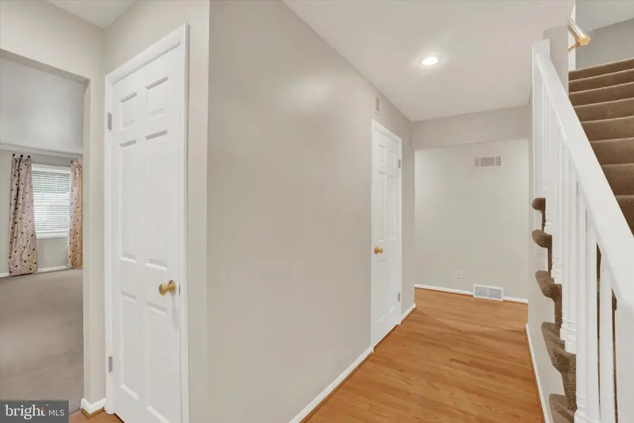 2172 Southbrook Dr, York, PA 17403 - Image #2