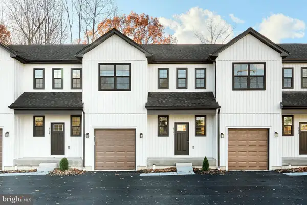 1020 Trinity Rd, YORK, PA 17408