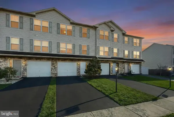 440 Fisher Dr, YORK, PA 17404