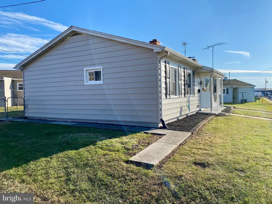 377 Juniper Ln, Hanover, PA 17331 - Image #2