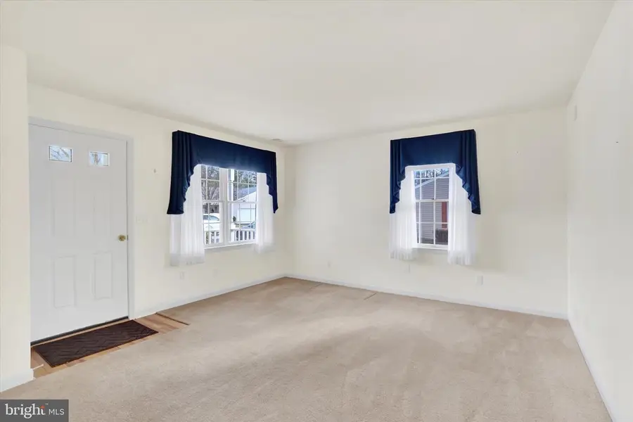 4114 Woodspring Ln, York, PA 17402 - Image #2