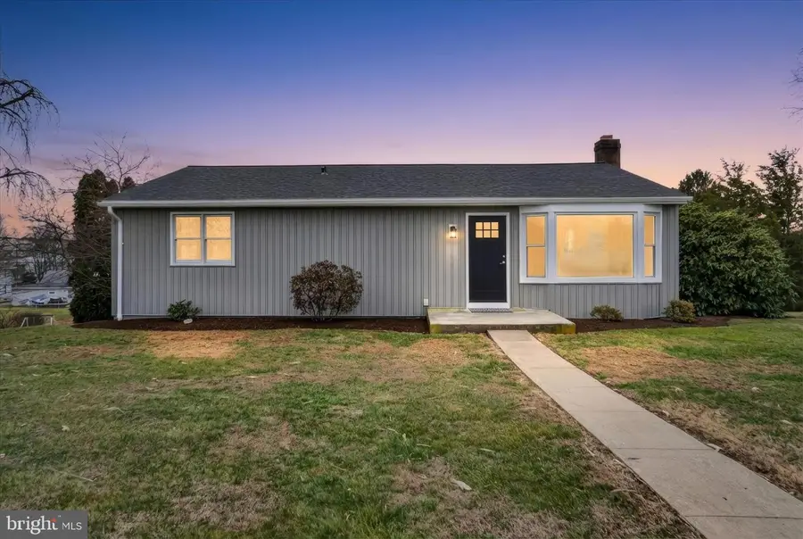 856 Sunnyside Rd, York, PA 17408 - Image #2